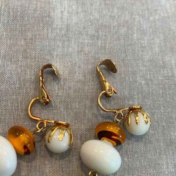 Boho Yellow and White Resin earrings - Picture 2 of 2